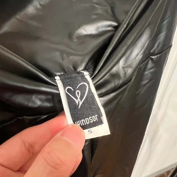 SOLD Windsor liquid look leggings - Picture 4 of 7